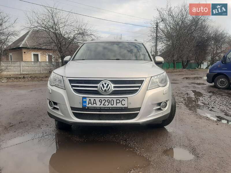 Позашляховик / Кросовер Volkswagen Tiguan 2010 в Черкасах