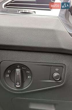 Внедорожник / Кроссовер Volkswagen Tiguan 2018 в 