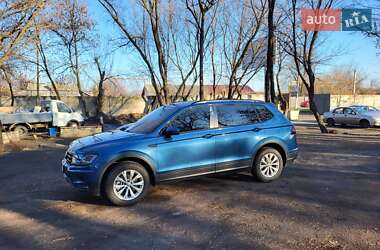 Внедорожник / Кроссовер Volkswagen Tiguan 2017 в Павлограде