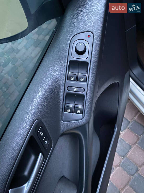 Внедорожник / Кроссовер Volkswagen Tiguan 2015 в Бердичеве