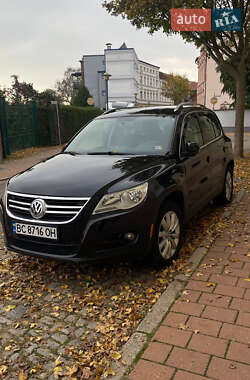 Позашляховик / Кросовер Volkswagen Tiguan 2010 в Львові