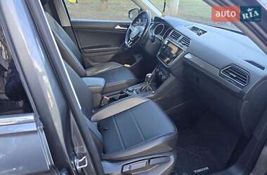 Внедорожник / Кроссовер Volkswagen Tiguan 2017 в 