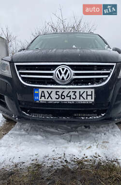 Внедорожник / Кроссовер Volkswagen Tiguan 2008 в Буске