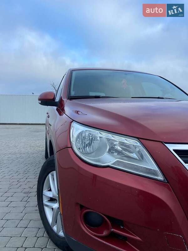 Внедорожник / Кроссовер Volkswagen Tiguan 2011 в Гайсине
