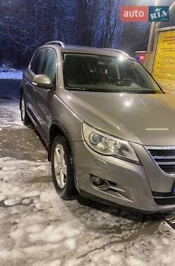 Внедорожник / Кроссовер Volkswagen Tiguan 2010 в Василькове