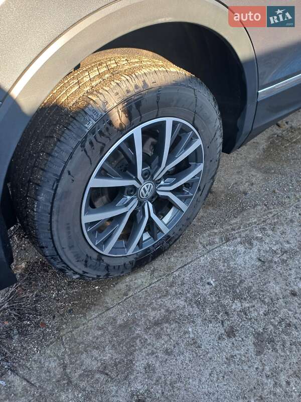 Внедорожник / Кроссовер Volkswagen Tiguan 2018 в Софиевке