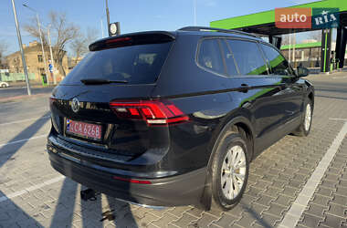 Внедорожник / Кроссовер Volkswagen Tiguan 2019 в 