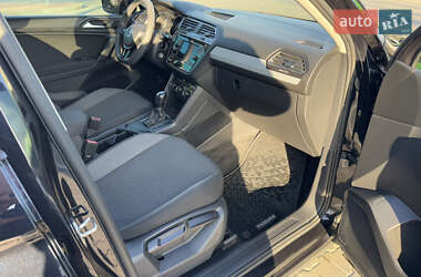 Внедорожник / Кроссовер Volkswagen Tiguan 2019 в 