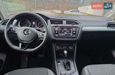 Позашляховик / Кросовер Volkswagen Tiguan 2020 в 