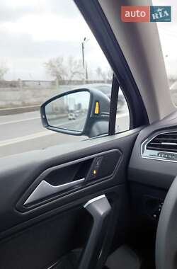Позашляховик / Кросовер Volkswagen Tiguan 2020 в 