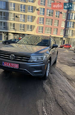 Внедорожник / Кроссовер Volkswagen Tiguan 2019 в Львове