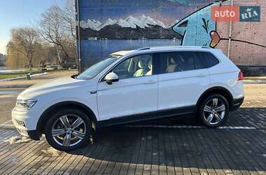 Позашляховик / Кросовер Volkswagen Tiguan 2021 в Луцьку