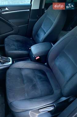 Позашляховик / Кросовер Volkswagen Tiguan 2013 в 