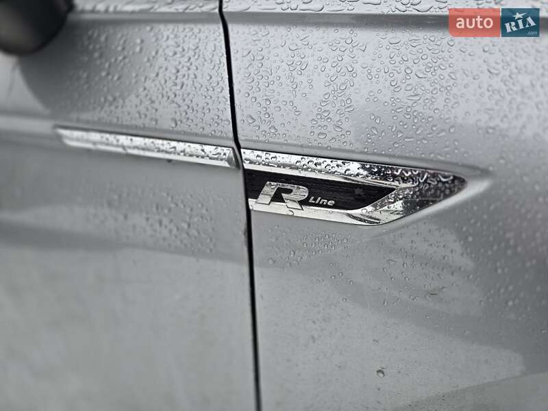 Внедорожник / Кроссовер Volkswagen Tiguan 2019 в Львове