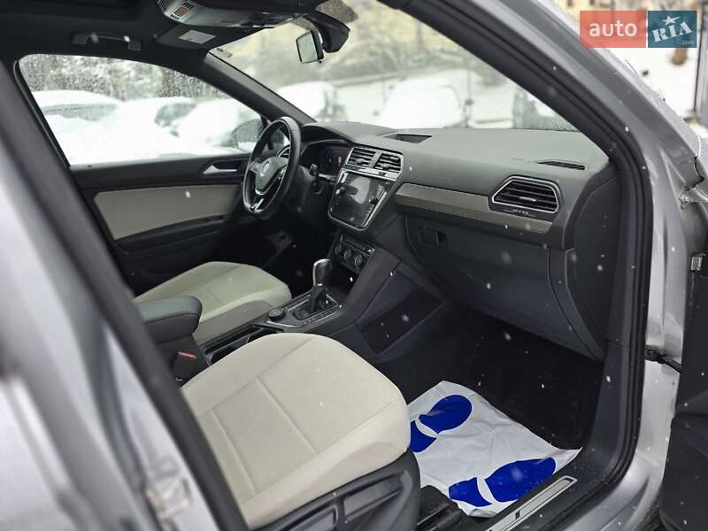 Внедорожник / Кроссовер Volkswagen Tiguan 2019 в Львове