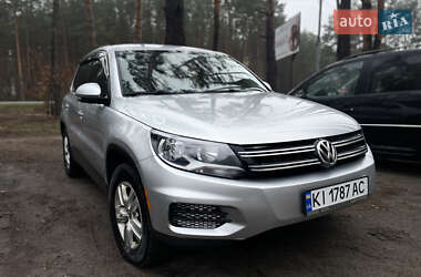 Внедорожник / Кроссовер Volkswagen Tiguan 2012 в Ирпене