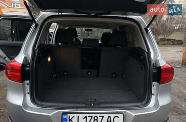 Внедорожник / Кроссовер Volkswagen Tiguan 2012 в Ирпене