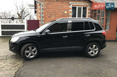 Внедорожник / Кроссовер Volkswagen Tiguan 2009 в 
