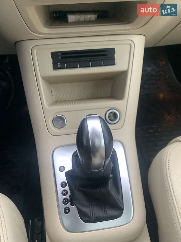 Внедорожник / Кроссовер Volkswagen Tiguan 2012 в Тячеве