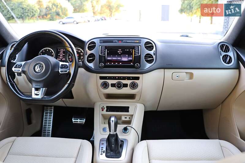 Внедорожник / Кроссовер Volkswagen Tiguan 2015 в Кременчуге