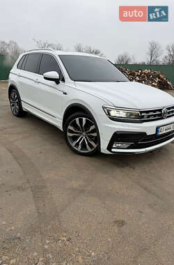 Позашляховик / Кросовер Volkswagen Tiguan 2017 в 