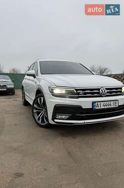 Позашляховик / Кросовер Volkswagen Tiguan 2017 в 