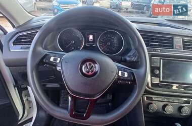Внедорожник / Кроссовер Volkswagen Tiguan 2018 в 