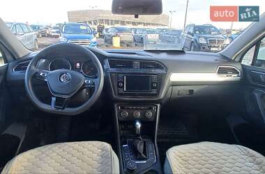 Внедорожник / Кроссовер Volkswagen Tiguan 2018 в 