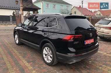 Позашляховик / Кросовер Volkswagen Tiguan 2018 в 