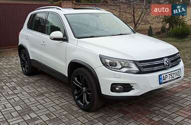 Внедорожник / Кроссовер Volkswagen Tiguan 2015 в Запорожье