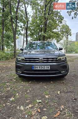 Внедорожник / Кроссовер Volkswagen Tiguan 2019 в 