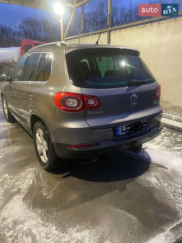 Внедорожник / Кроссовер Volkswagen Tiguan 2010 в Василькове