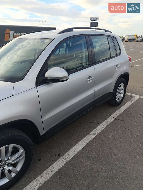 Внедорожник / Кроссовер Volkswagen Tiguan 2015 в Львове