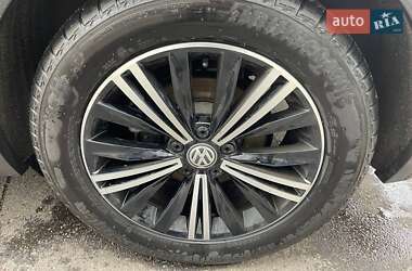 Внедорожник / Кроссовер Volkswagen Tiguan 2018 в 