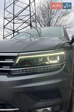 Внедорожник / Кроссовер Volkswagen Tiguan 2018 в 