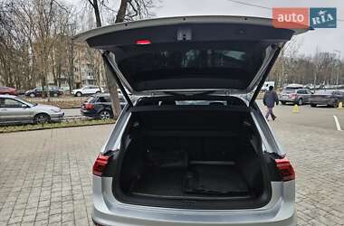 Внедорожник / Кроссовер Volkswagen Tiguan 2022 в Киеве