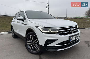 Внедорожник / Кроссовер Volkswagen Tiguan 2022 в Киеве