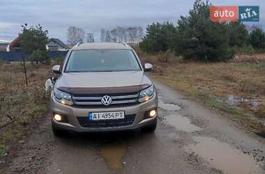 Позашляховик / Кросовер Volkswagen Tiguan 2011 в Києві