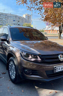 Позашляховик / Кросовер Volkswagen Tiguan 2012 в Харкові