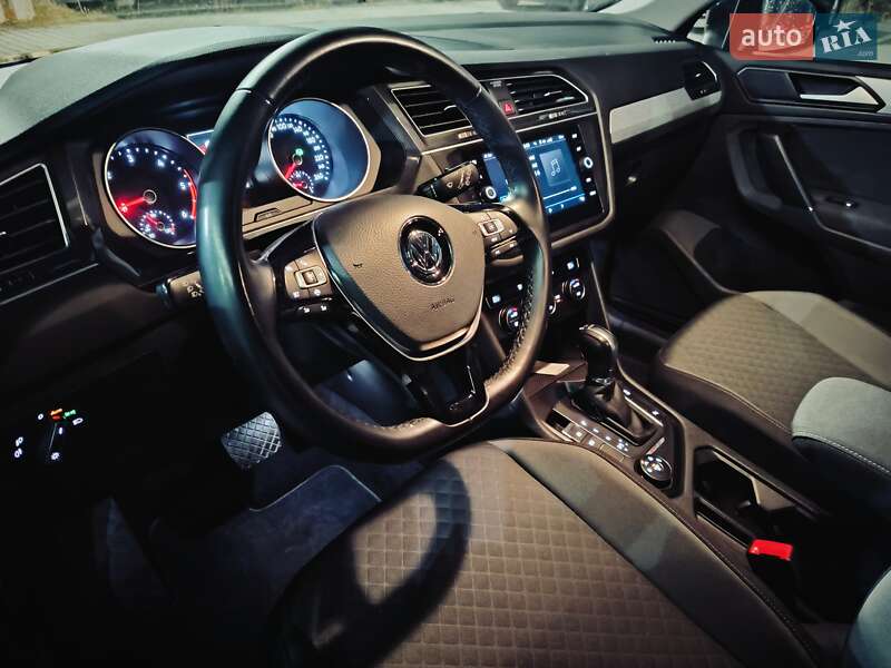 Внедорожник / Кроссовер Volkswagen Tiguan 2019 в Львове
