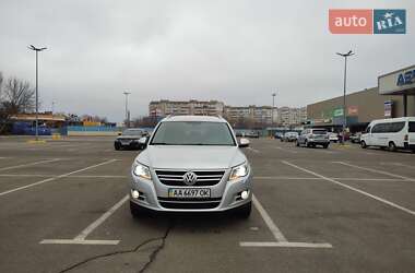 Позашляховик / Кросовер Volkswagen Tiguan 2010 в Києві