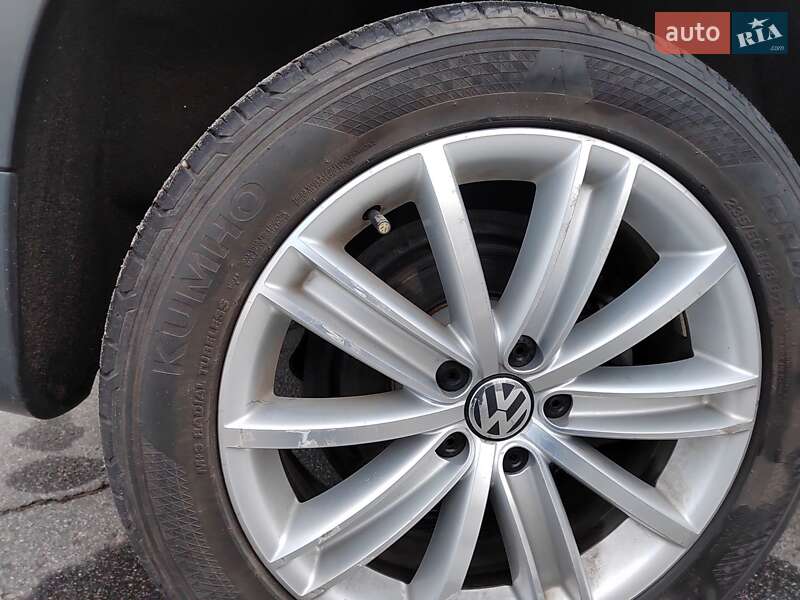 Внедорожник / Кроссовер Volkswagen Tiguan 2014 в Днепре