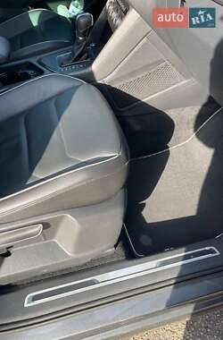 Внедорожник / Кроссовер Volkswagen Tiguan 2018 в 