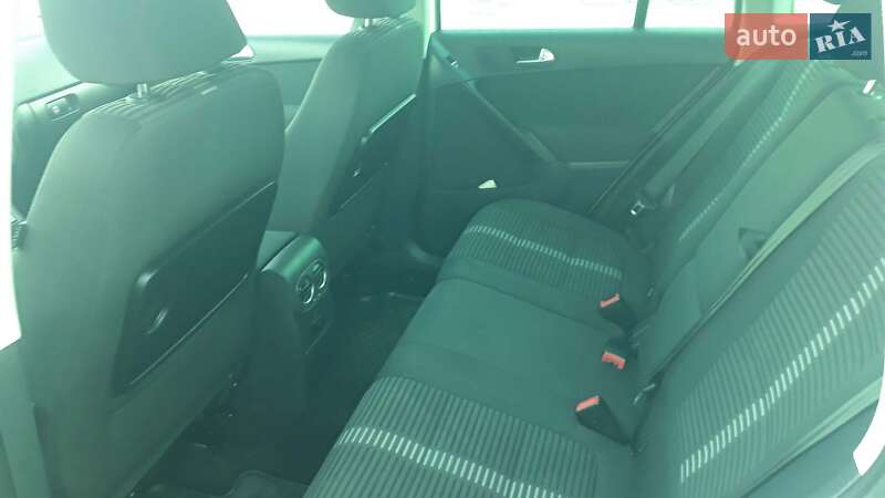 Внедорожник / Кроссовер Volkswagen Tiguan 2010 в Овруче