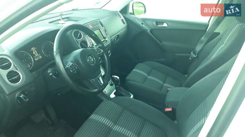 Внедорожник / Кроссовер Volkswagen Tiguan 2010 в Овруче