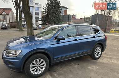 Внедорожник / Кроссовер Volkswagen Tiguan 2018 в 