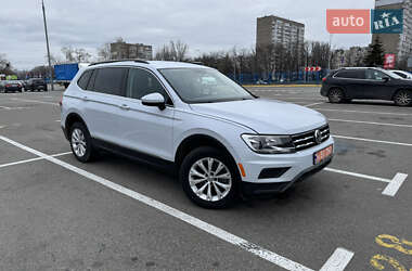Позашляховик / Кросовер Volkswagen Tiguan 2018 в 