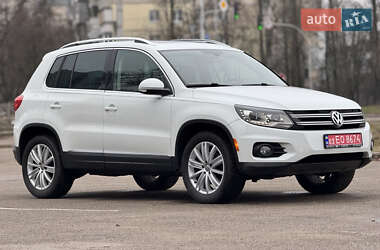 Позашляховик / Кросовер Volkswagen Tiguan 2016 в Києві