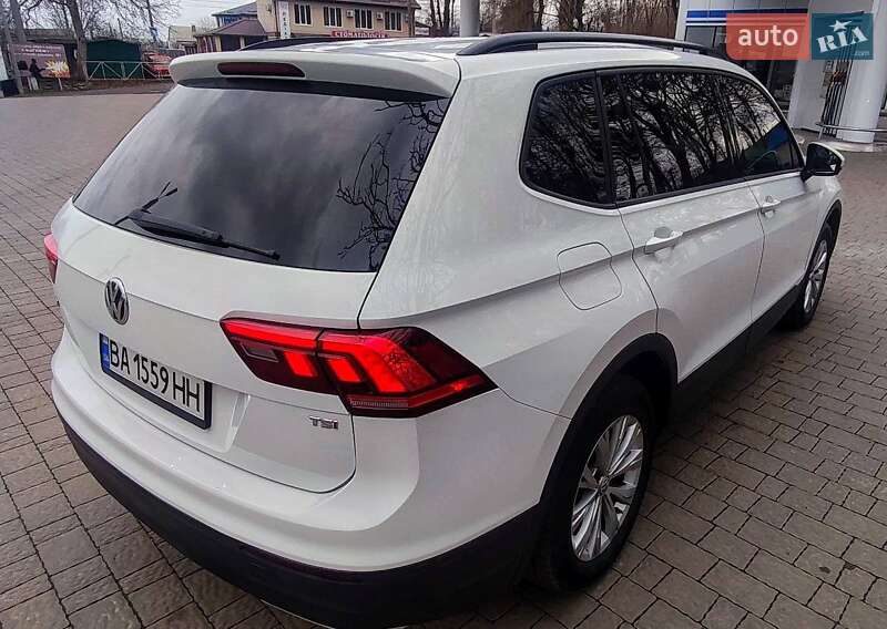 Внедорожник / Кроссовер Volkswagen Tiguan 2017 в Ладыжине
