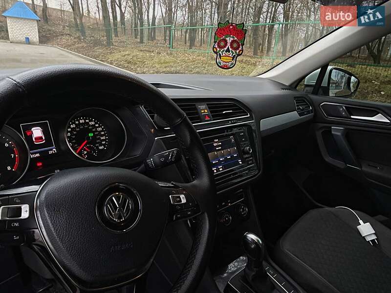 Внедорожник / Кроссовер Volkswagen Tiguan 2017 в Ладыжине